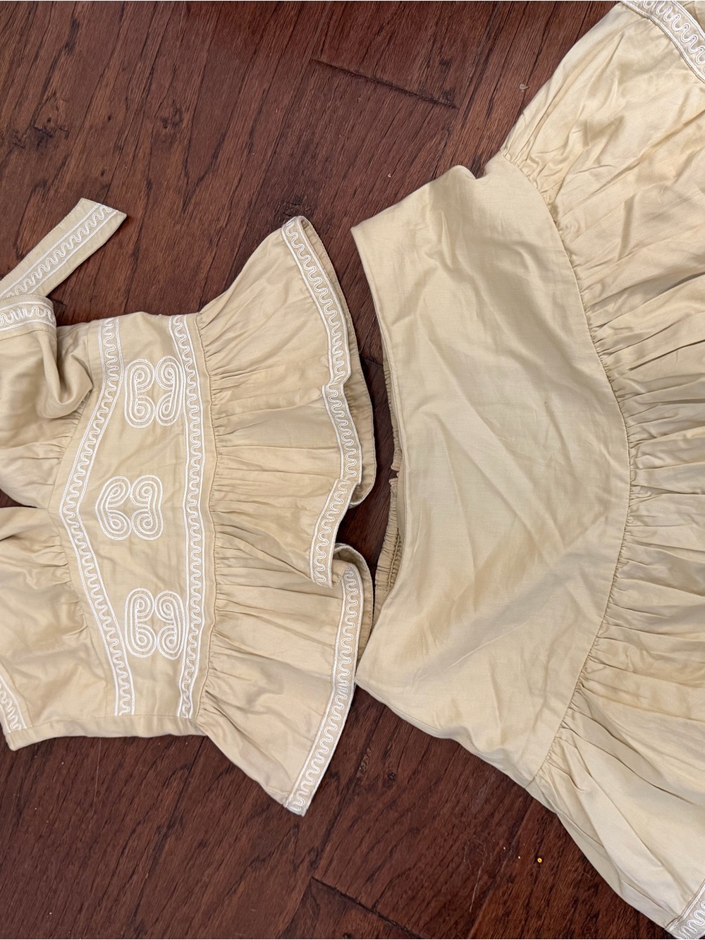 Cake for Dinner Beige Halter Top and matching Skort Set, top xs and bottom m - Picture 6 of 6